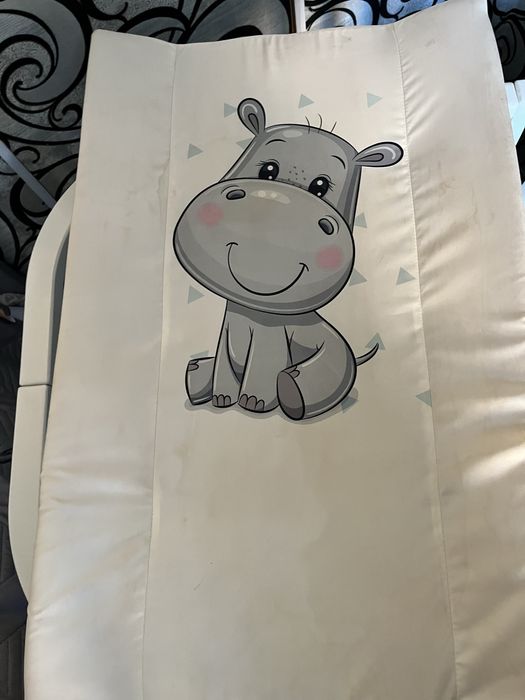 Пеленальный столик