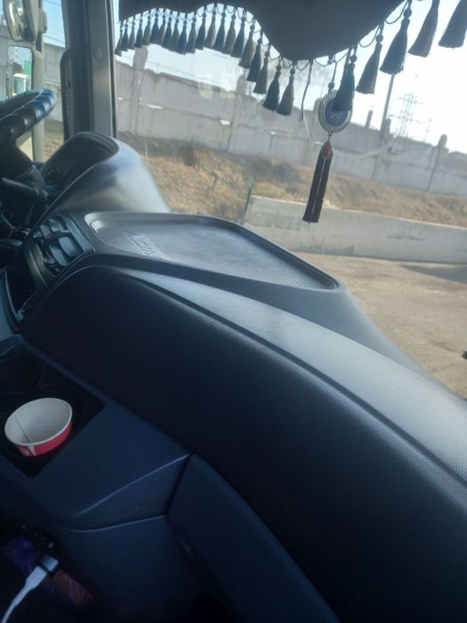 Продаетса тягач Мерседес Бенз