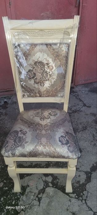 Срочно продам стол 12 сул