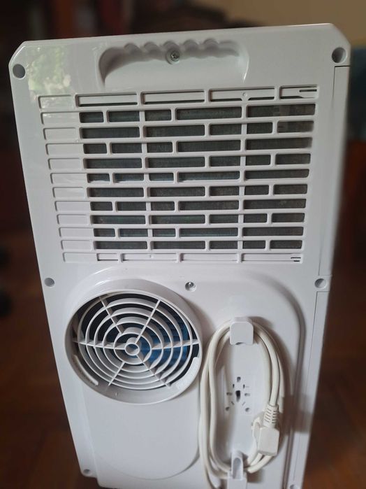 Мобилен климатик Klarstein Metrobreeze Rome 10000 BTU Бяло