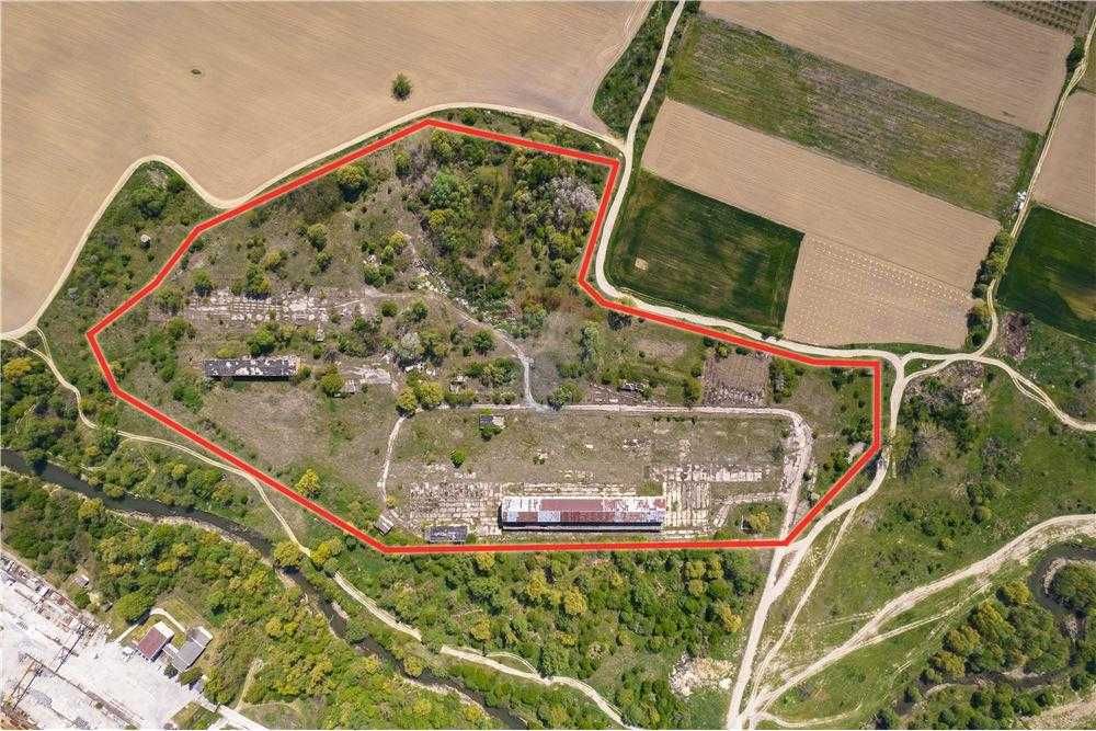 Продава се Промишлена сграда в с. Хан Крум, Област Шумен - 84102 кв.м за 42 €/кв.м - Снимка #6