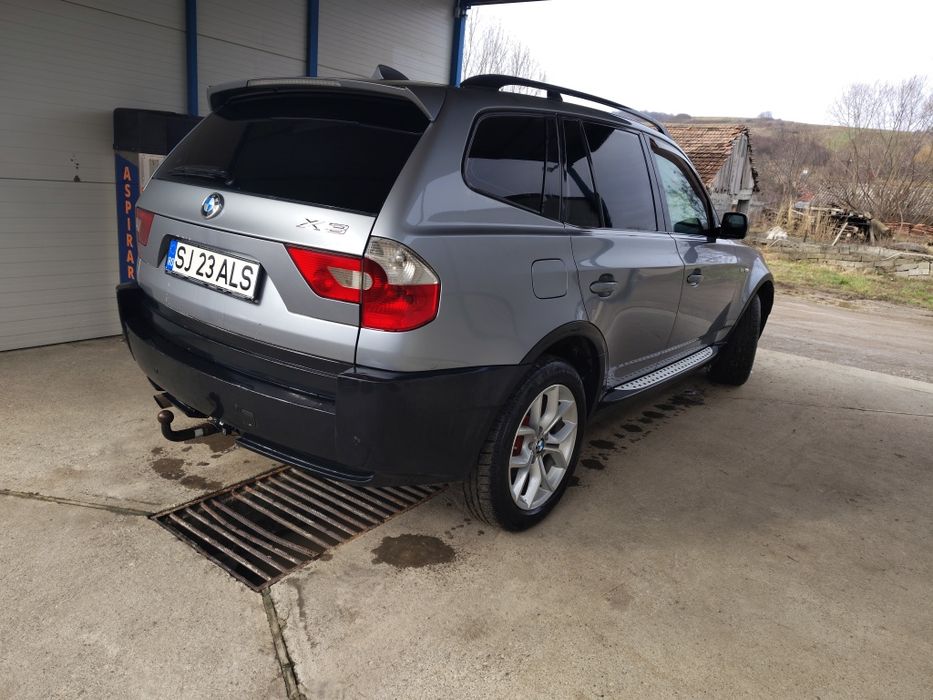Vând BMW X3  în stare de funcționare