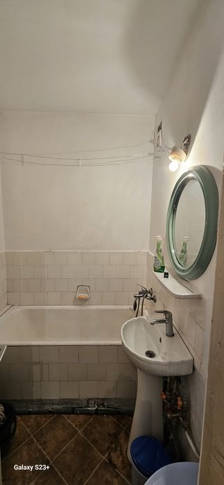 Închiriez Garsoniera