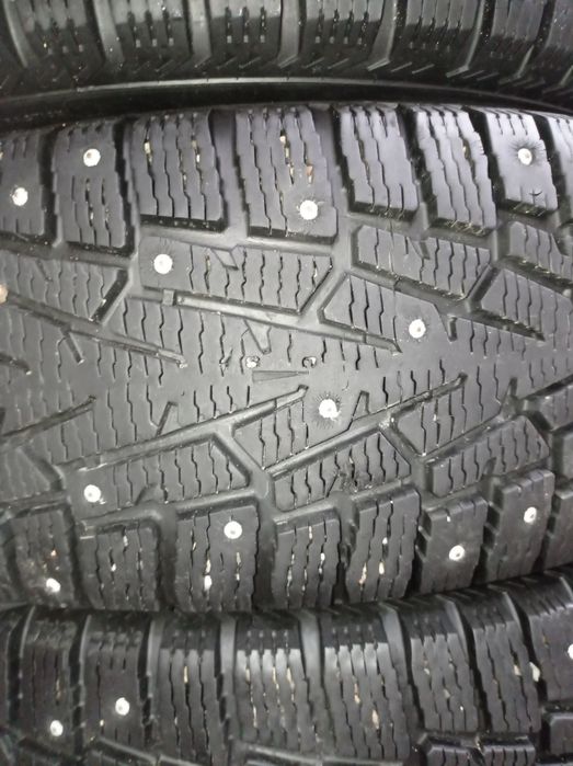 Продам шины 235/70r16 зимние