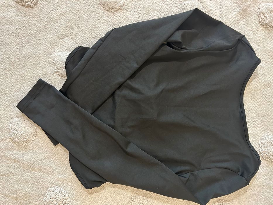 Черна блуза-боди с гол гръб