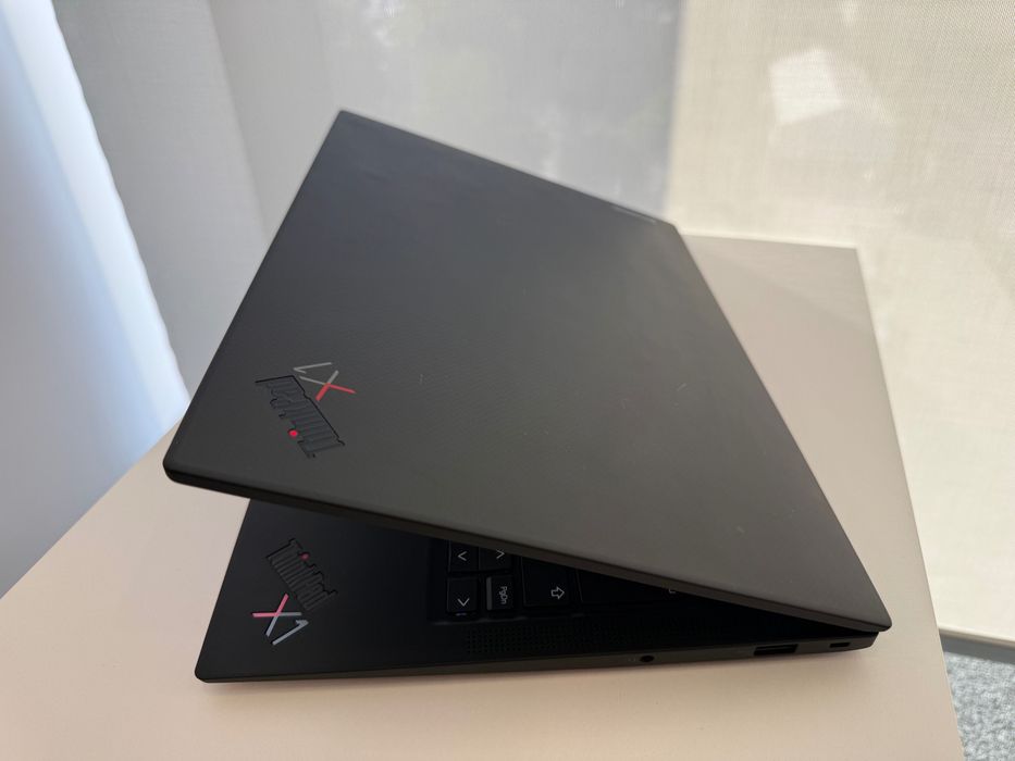 Lenovo ThinkPad X1 Carbon Gen 11 - i7 1365u - 32 GB RAM - 1 TB SSD - TouchScreen - Garantie 2 ani