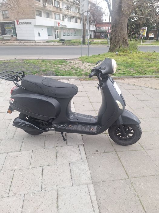 Продава се скутер 50 кубика