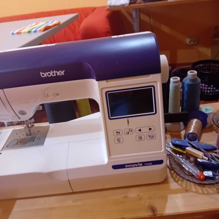 Masina de brodat Brother INNOVIS F440E