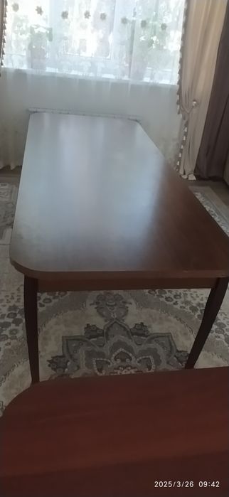 Стол в гостевую и в кухню