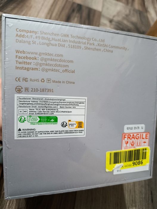 Sistem Mini GMKtec K8 Plus Ryzen 7 8845HS 32GB RAM + 1TB WIN 11 Pro