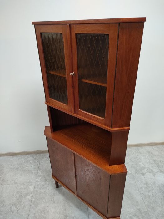 Винтидж ъглова витрина от 60-те Д375