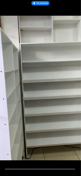 Magazinga vitrina sotiladi