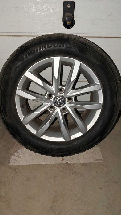 Оригинални джанти и зимни гуми Hankook VW