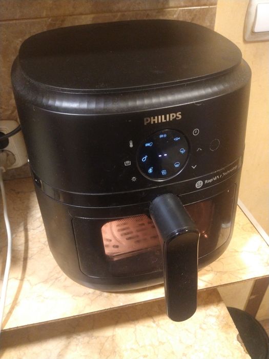 Philips Airfryer в отлично работно състояние.
