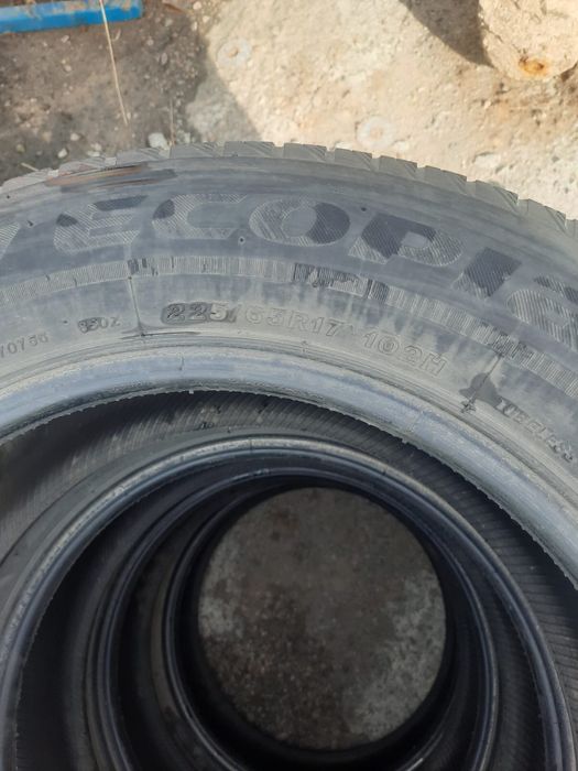 продам шины 225/65R17 Bridgestone