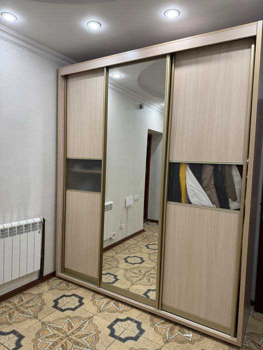 Продам шкаф 2.40*2.00