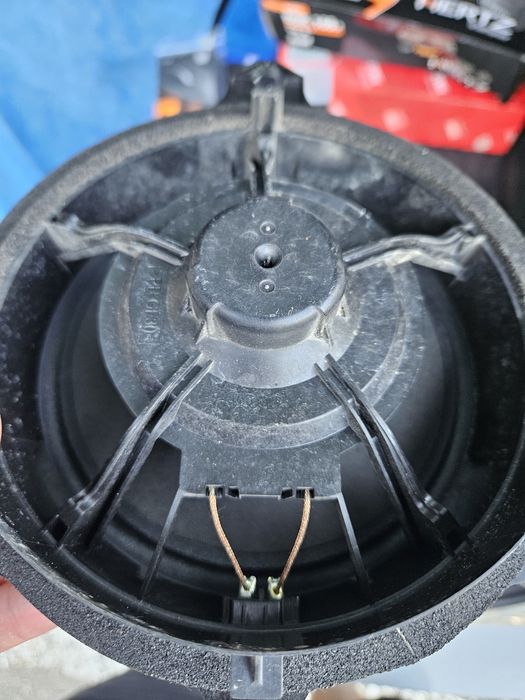 Boxe / difuzoare spate Toyota Corolla E210 .