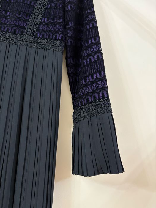 Вечернее женское платье.