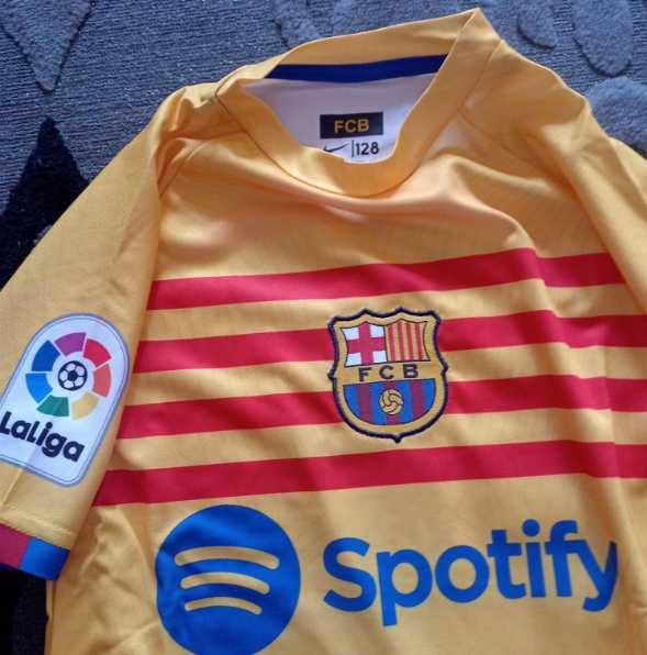 Чисто нов оригинален детски екип на Барселона - Гави