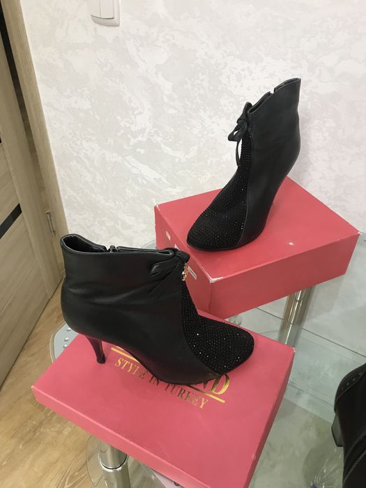 Продам новые Ботильоны