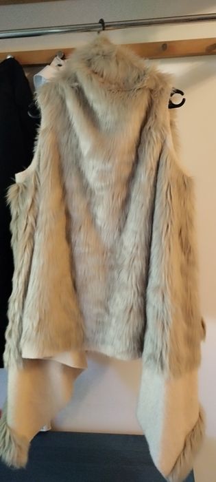 Vestă gri cu blana nouă