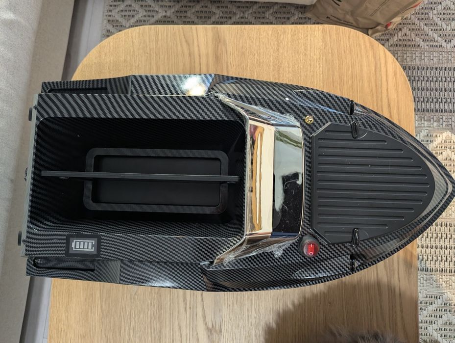 Navomodel / Barcă de Navomodel / Barcă de plantat Flytec V080 cu GPS și SONAR - NOUĂ (în folie) + Geantă