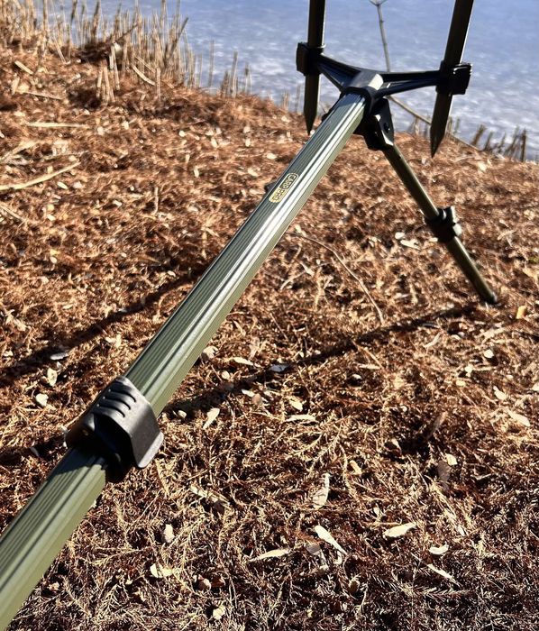„Нова стойка за 3 въдици Carp Pro Rod Pod 6105 – шарански риболов“