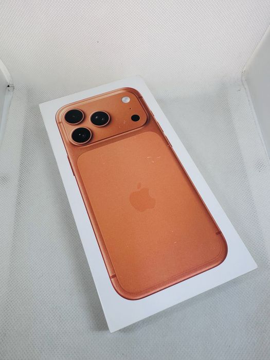 *Чисто Нов* Apple iPhone 17 Pro 256 GB Cosmic Orange Unlocked