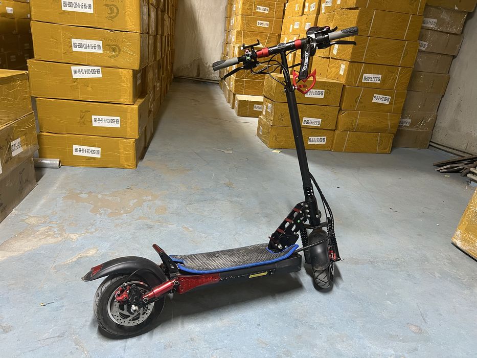 Продам электро самокат KUQUAY M5 13AH