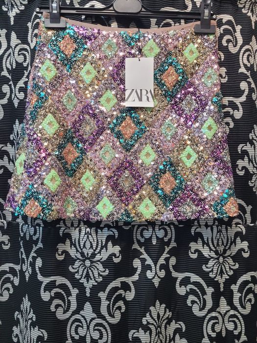 Vând loturi haine Zara