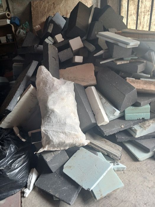 Ridic saci cu moloz din constructii