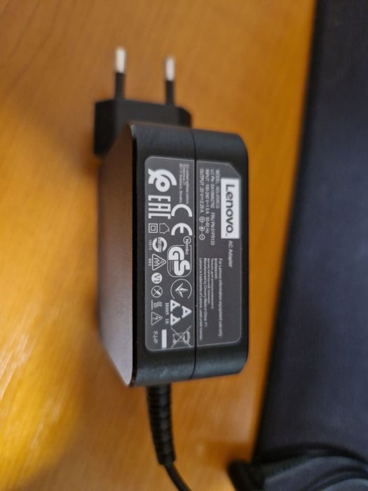 Vand laptop Lenovo IdeaPad, model S145-15IWL