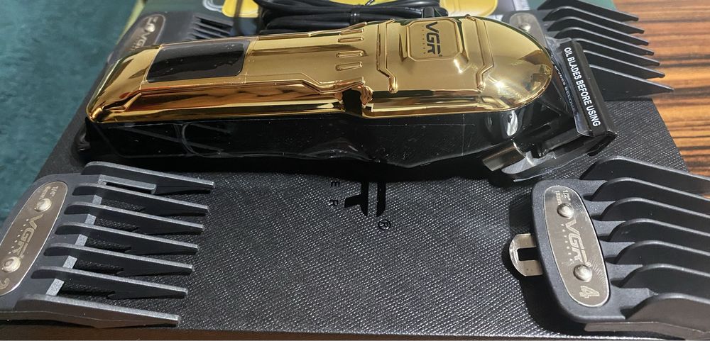 *NOU* Masină de tuns profesională VGR -Acumulator 2000mAh,USB,SIGILATĂ