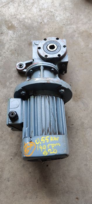 Motor electric trifazat cu reductor, 0.55kW, 140rpm, 380V
