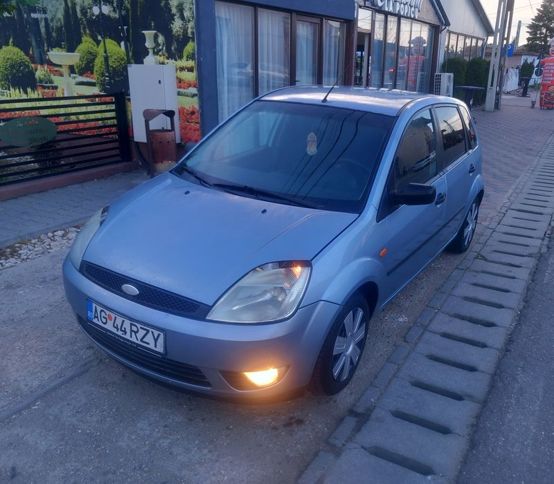 Vând schimb Ford fiesta 1.4 diesel