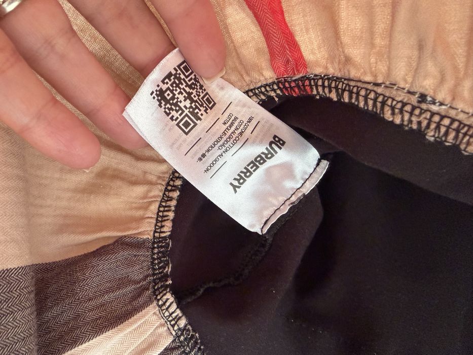 Rochita noua Burberry