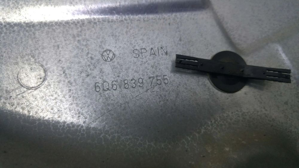 Macara manuala dreapta spate vw polo 9n 6q6839756
