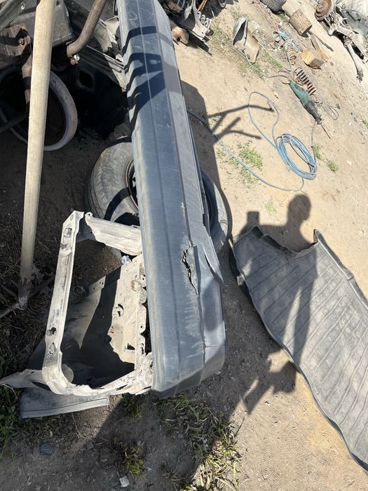 Бампер  задний мерседес 190