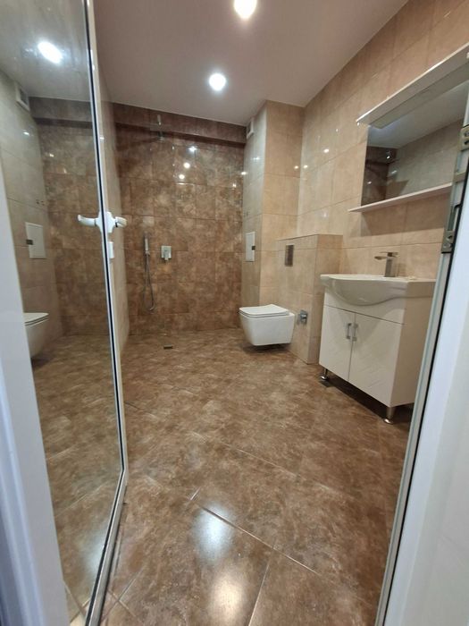 Давам под наем тристаен ап. ж к  Градина, 120 м2, цена по договаряне