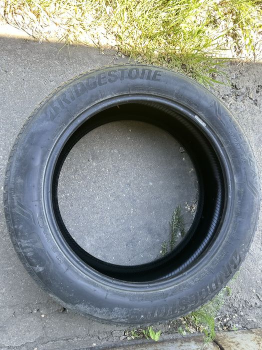 Brigestone 235/55/20 лето