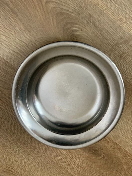 Неръждаеми чинии 2 броя 15 лева