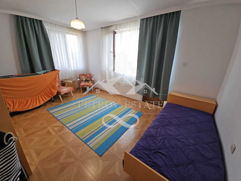 2 Етажа от къща с отлична локация във Велинград