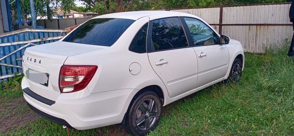 Автомобиль лада гранта