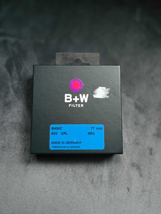 Продавам поляризационен филтър от висок клас B+W  MRC 77mm
