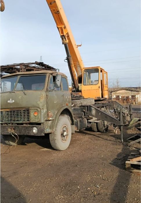 Продам автокран маз