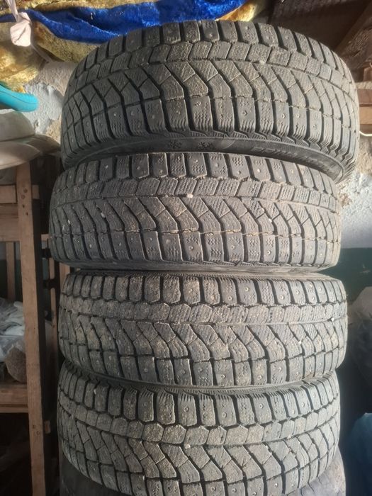Продам комплект резины