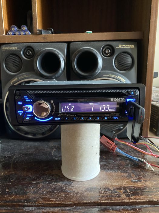 SONY CDX-G2000UI - 4X55W ВАТА - USB, AUX, CD mp3 плеър за кола сд авто радио