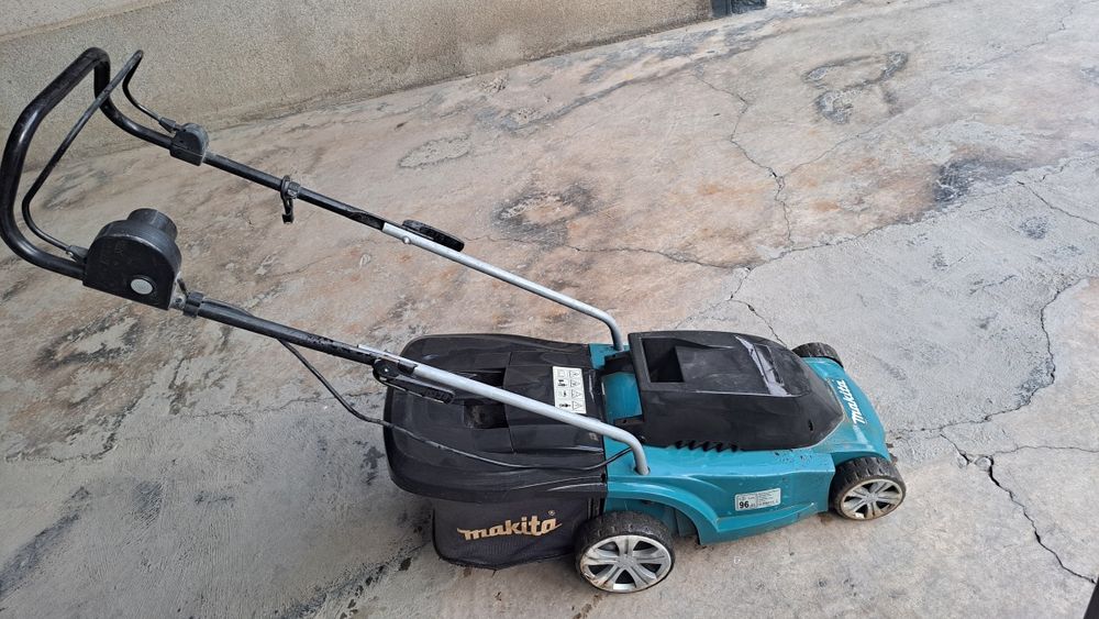 Gazonakasilka Makita