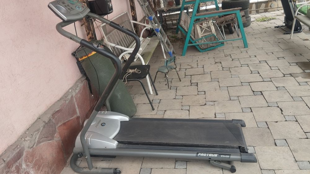 Продам беговую дорожку