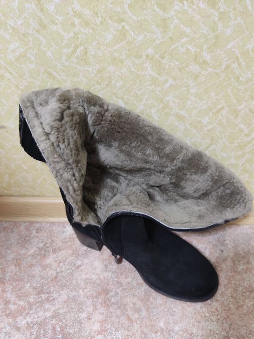 Продам зимние женские сапоги